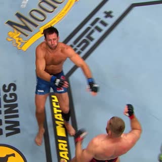 Ян Блахович отправляет в нокаут Люка Рокхолда